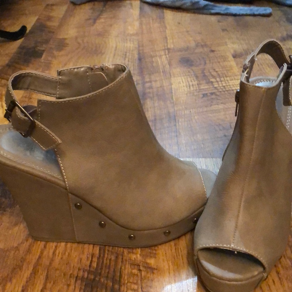 Wedges - Picture 2 of 3